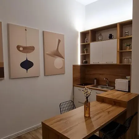 Luxury * טיראנה